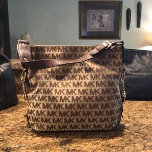 MICHAEL KORS HANDBAG $25